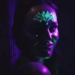Świecące naklejki na twarz glow in the dark