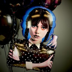 Duży balon foliowy Wednesday Addams