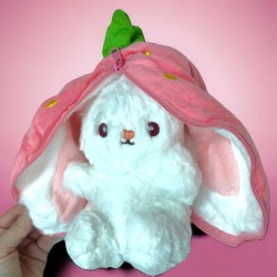 Maskotka pluszak Królik Króliczek w truskawce