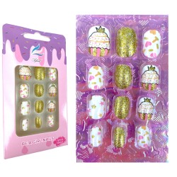 Paznokcie samoprzylepne...