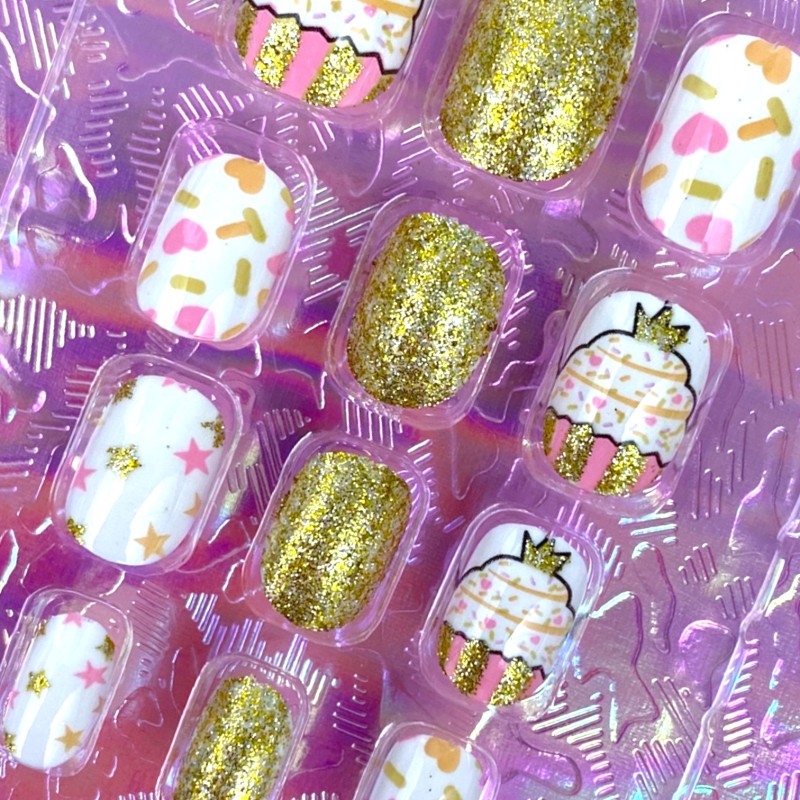 Paznokcie samoprzylepne różowe z brokatem dla dziecka ciasteczka