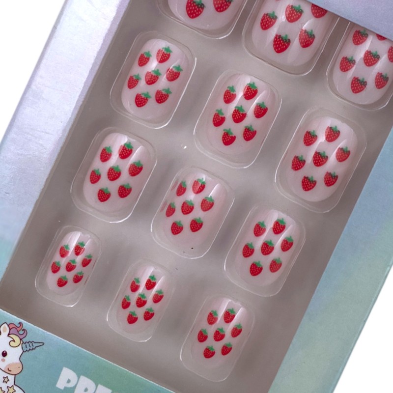 Paznokcie samoprzylepne truskawki