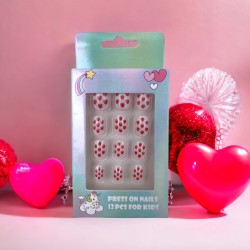 Paznokcie samoprzylepne truskawki