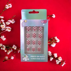 Paznokcie samoprzylepne truskawki