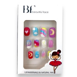 Paznokcie samoprzylepne...