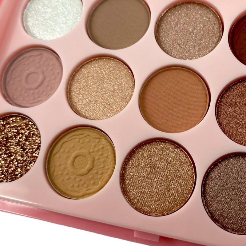 Paletka cieni cienie matowe i brokatowe smoke eyes glitter