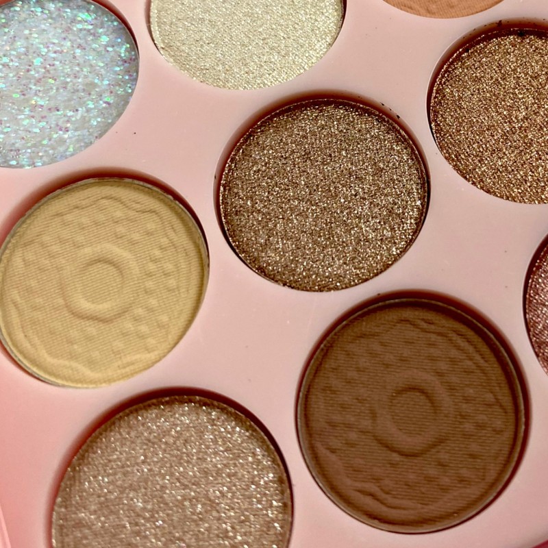 Paletka cieni cienie matowe i brokatowe smoke eyes glitter