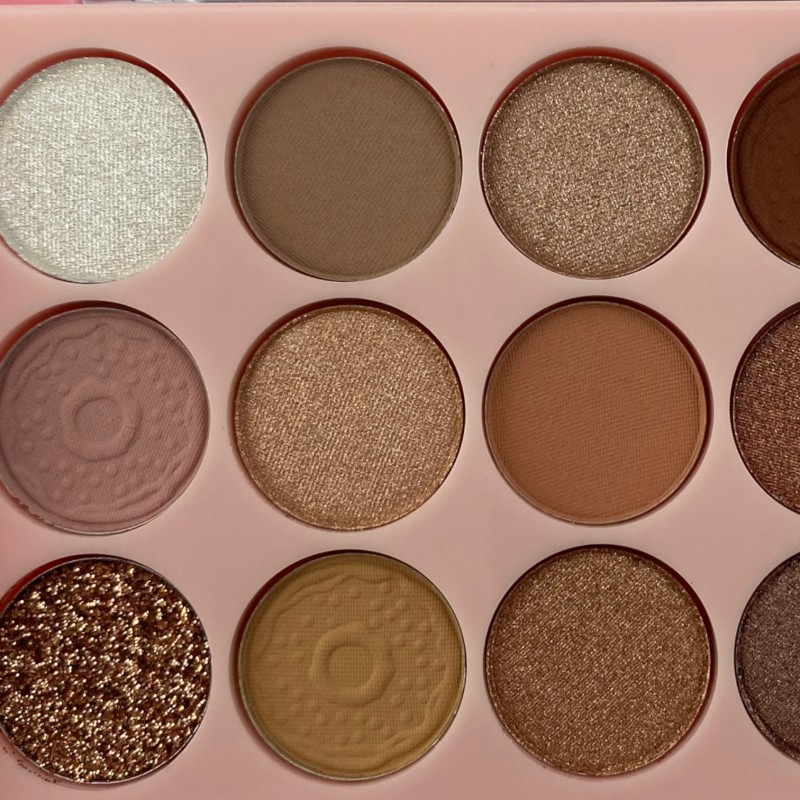 Paletka cieni cienie matowe i brokatowe smoke eyes glitter