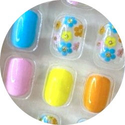 Paznokcie samoprzylepne kwiaty