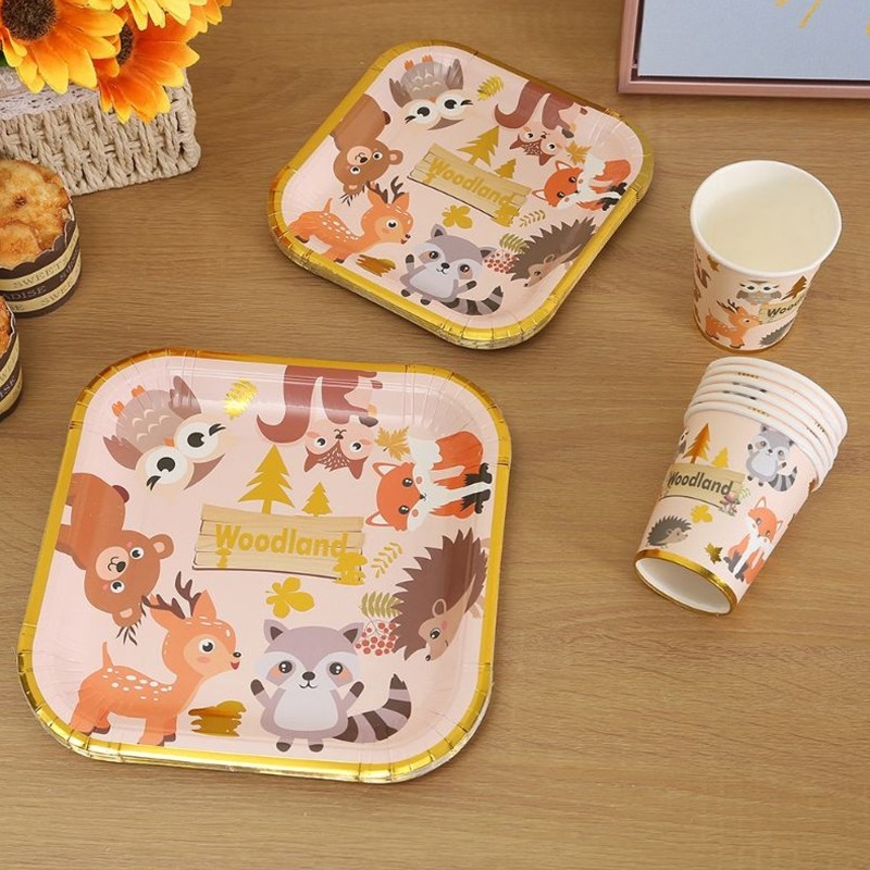 Talerzyki papierowe Woodland zwierzęta leśne 18cm SOWA LIS LAS