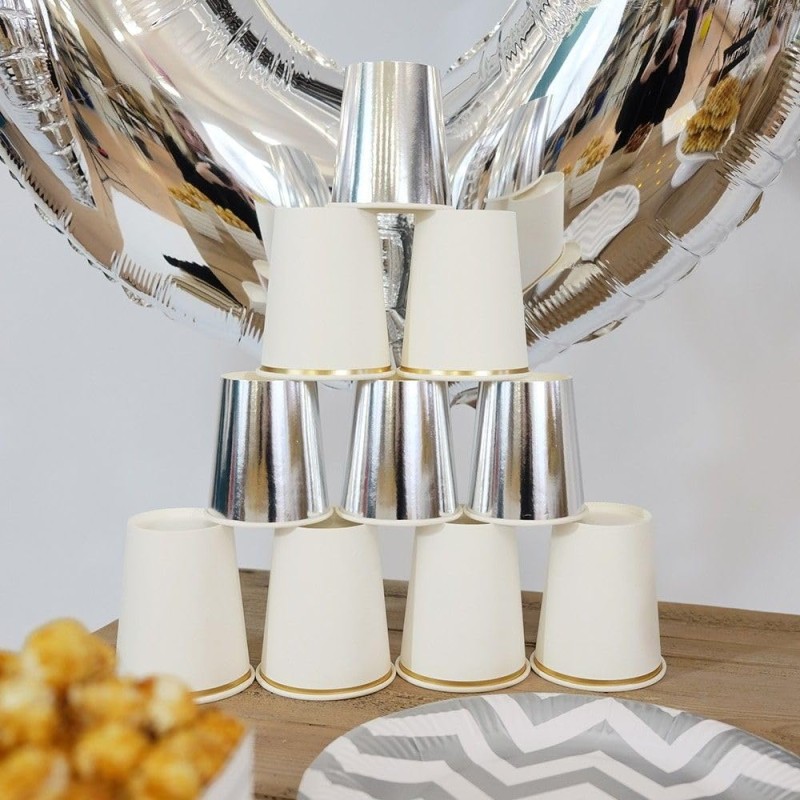 Zestaw naczyń jednorazowych srebrne kubeczki talerzyki 12 szt.