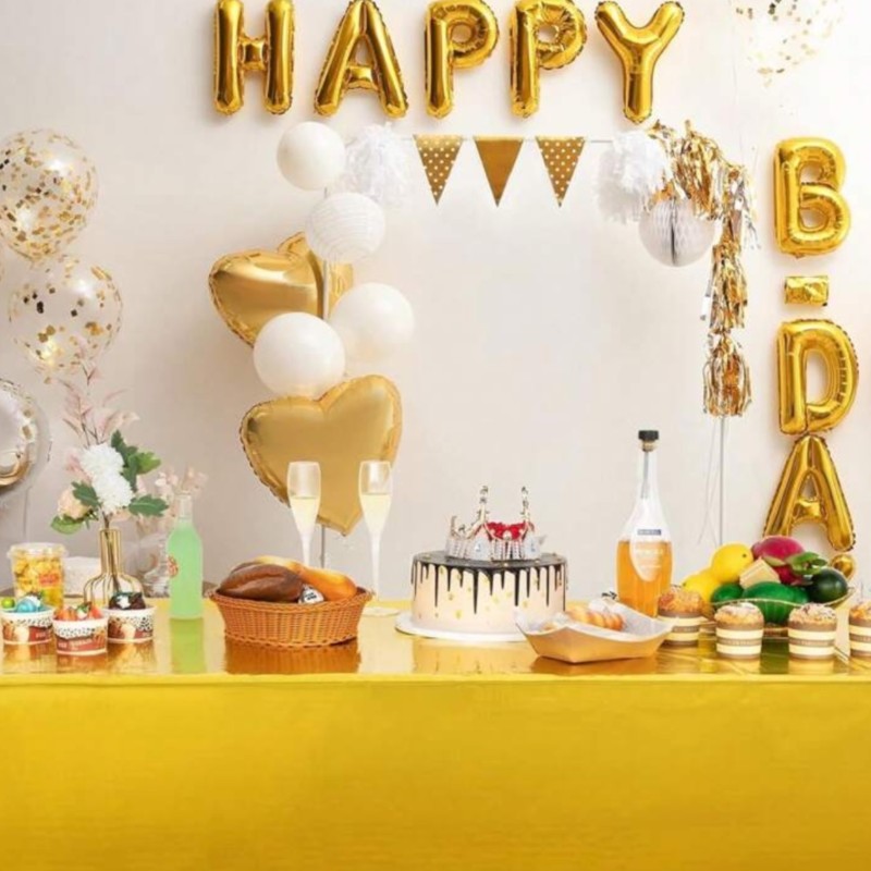 Metaliczny obrus foliowy złoty 137x274cm