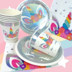 Zestaw kubeczki i talerzyki naczynia jednorazowe jednorożec