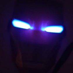 Świecąca Maska LED Superbohatera IronMan z Podświetlanymi Oczami