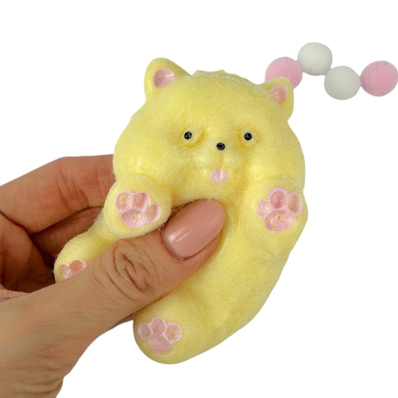 Gniotek kotek biały z różowymi łapkami i kuleczkami