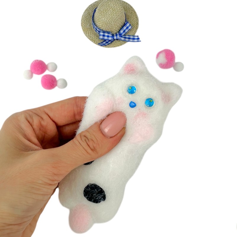 Gniotek Kotek z Kapeluszem lub Pomponikami Mochi z włoskami