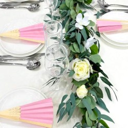 Różowy wachlarz drewniany