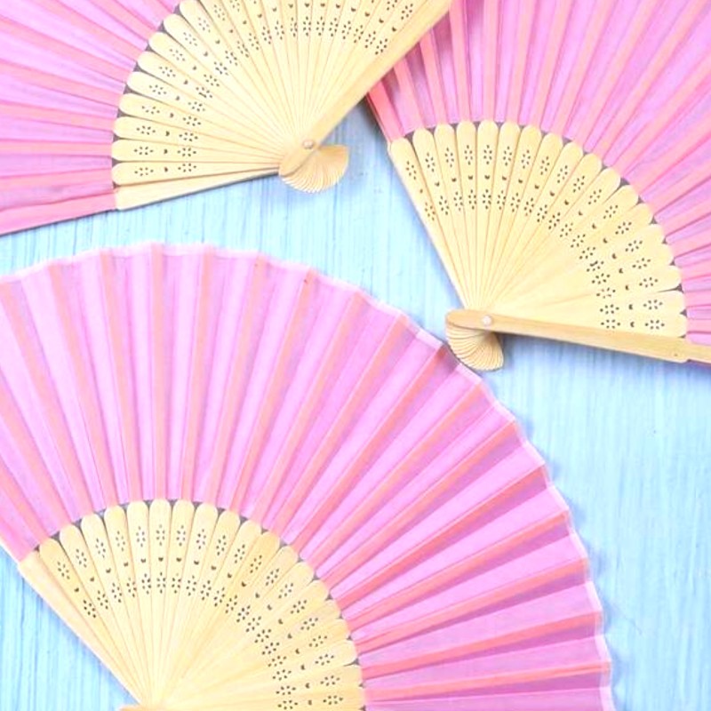 Różowy wachlarz drewniany