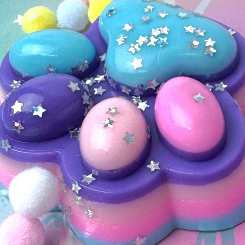 Gniotek Kocia Łapka Pastelowy efekt z galaktyczną posypką