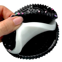 Gniotek taba Oreo Jumbo z posypką 10x10cm