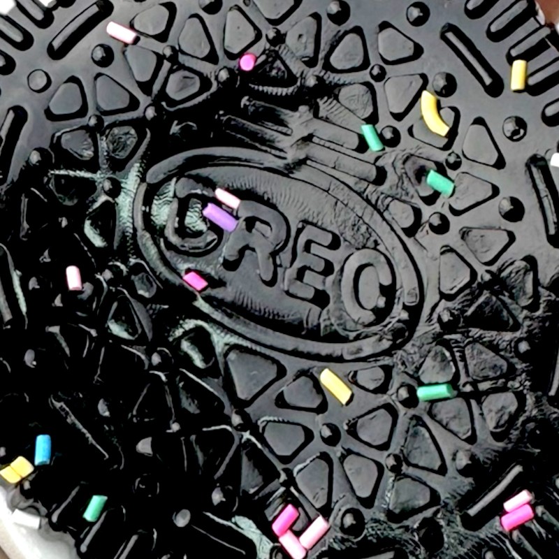 Gniotek taba Oreo Jumbo z posypką 10x10cm