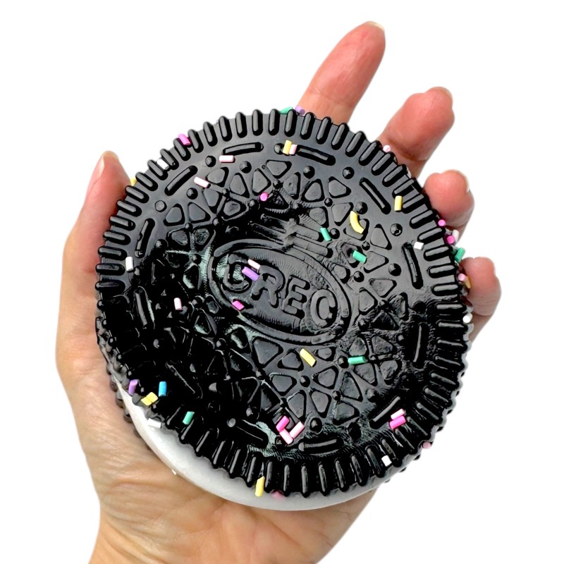 Gniotek taba Oreo Jumbo z posypką 10x10cm