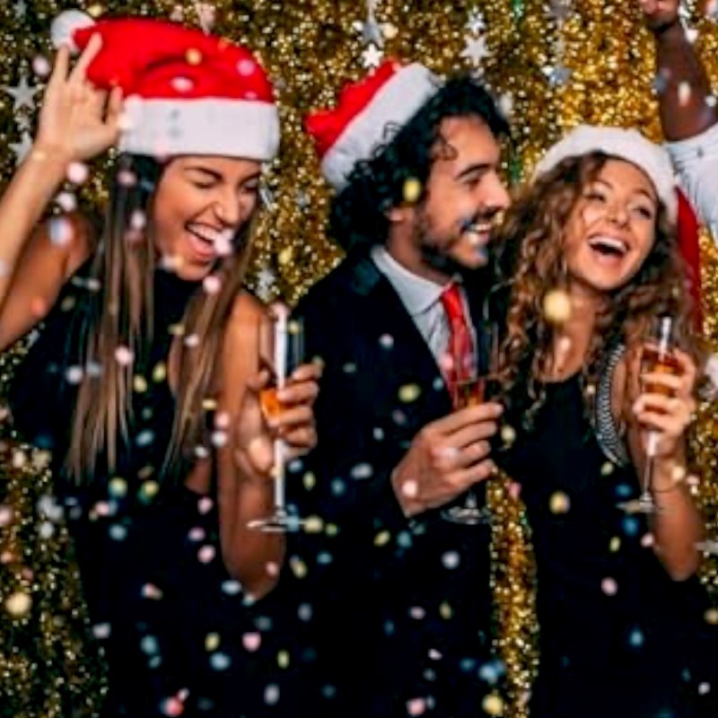 Świąteczna Czapka Mikołaja z Pomponem 1 szt.