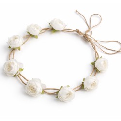 Wianek boho z piwonii na sznureczku z rafii biały regulowany