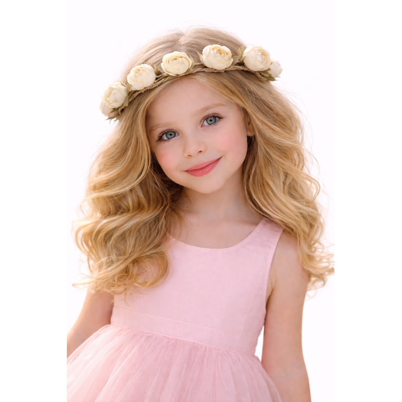 Wianek boho z piwonii na sznureczku z rafii biały regulowany