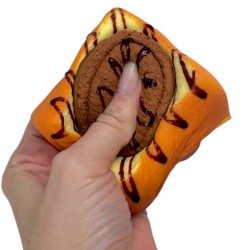 Squishy gniotek Slow Rising pachnące ciastko z lodami 7x7 cm